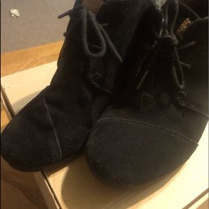 Ladies “Toms” Heeled Shoes